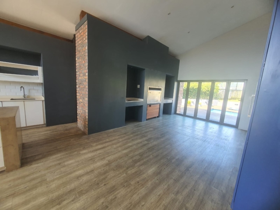 To Let 3 Bedroom Property for Rent in Cove Rock Eastern Cape